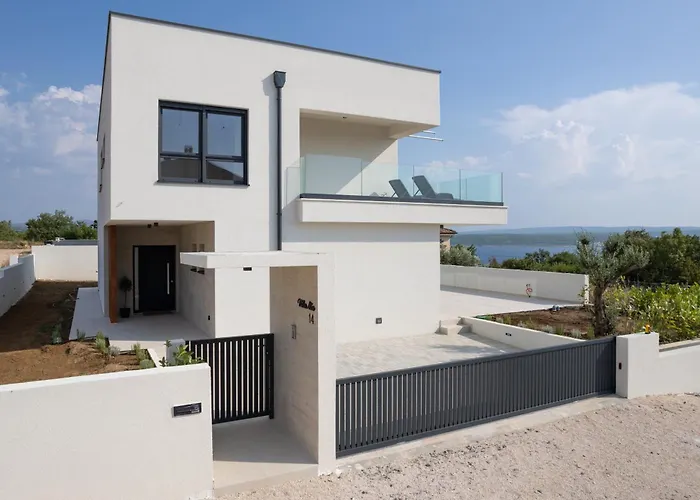 Mia With Heated Pool *