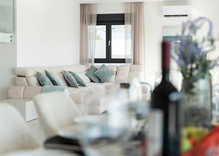 וילה Mia With Heated Pool *