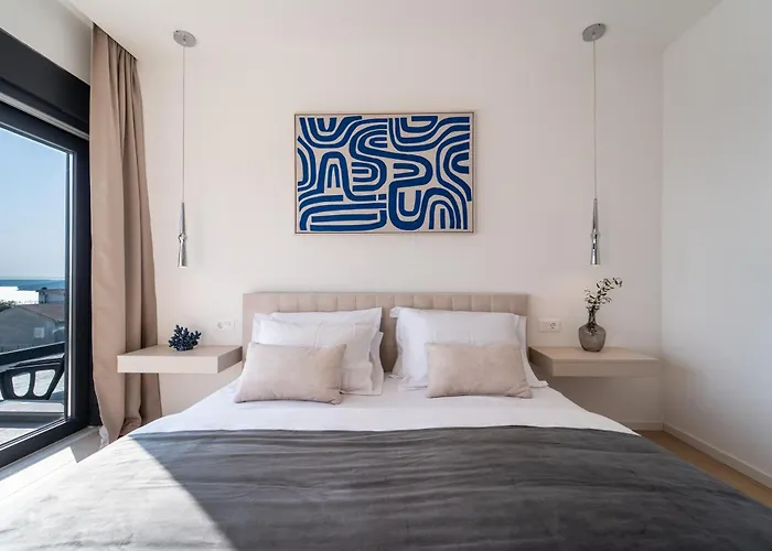 Mia With Heated Pool מסלניקה