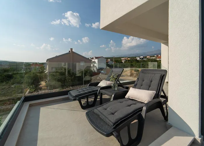 וילה Mia With Heated Pool *