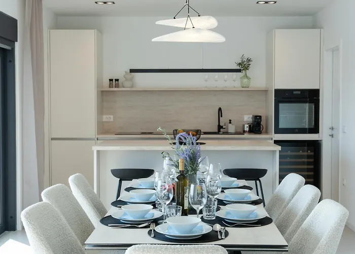 Mia With Heated Pool * מסלניקה