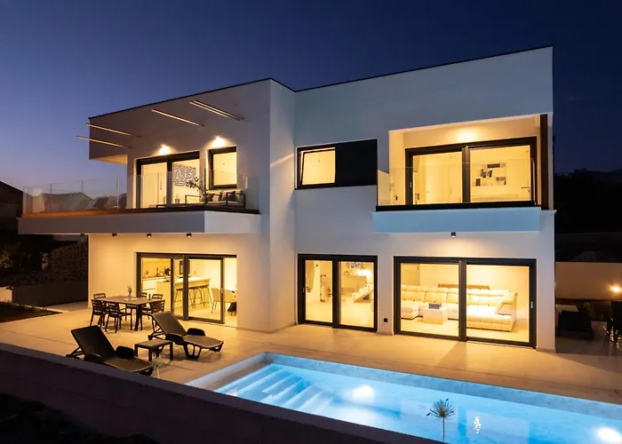 Mia With Heated Pool *