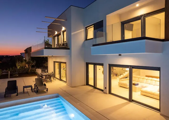 Mia With Heated Pool * מסלניקה