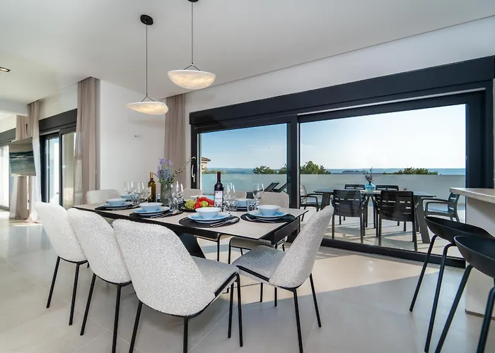 Mia With Heated Pool * Maslenica