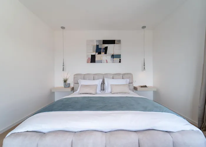 Mia With Heated Pool